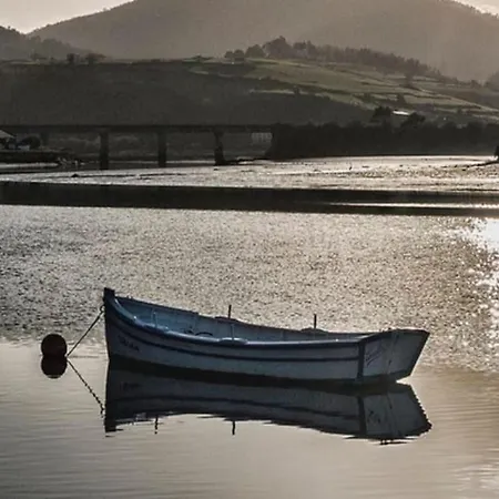 Vakantiehuis Junto A La Ria Del Eo, En Asturias *