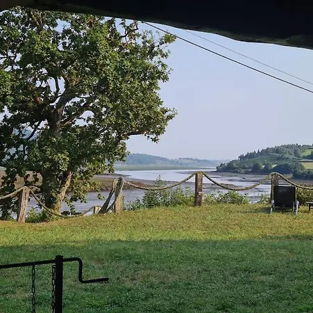 Junto A La Ria Del Eo, En Asturias * Castropol